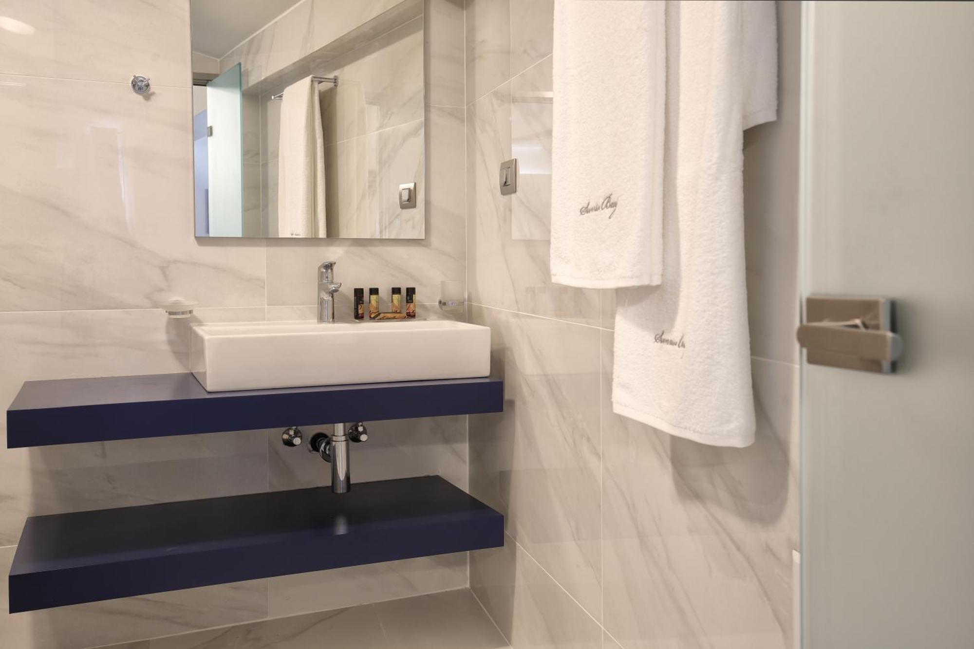 Sunrise Bay Apts أيّا إفيميا الغرفة الصورة