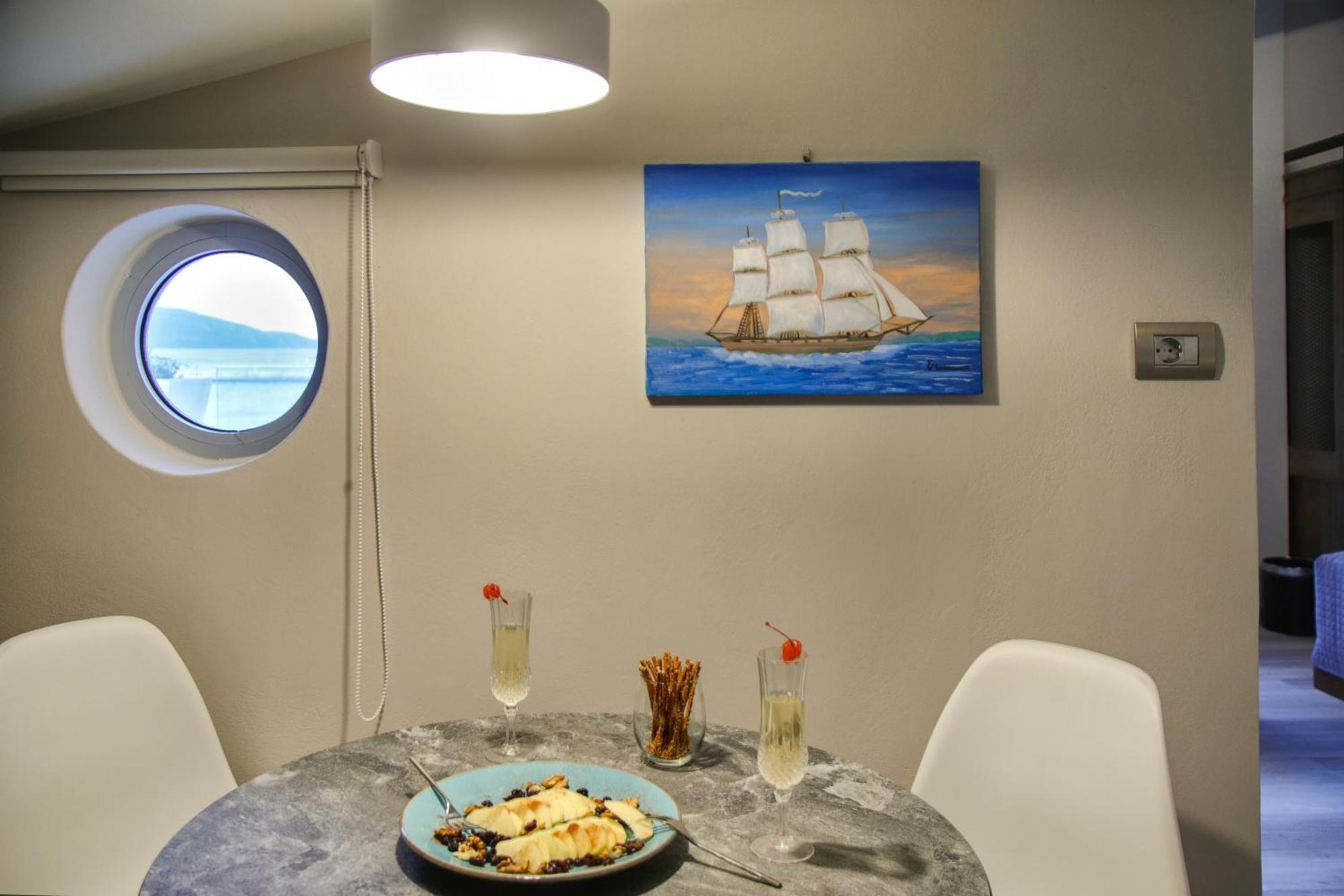 Sunrise Bay Apts أيّا إفيميا الغرفة الصورة